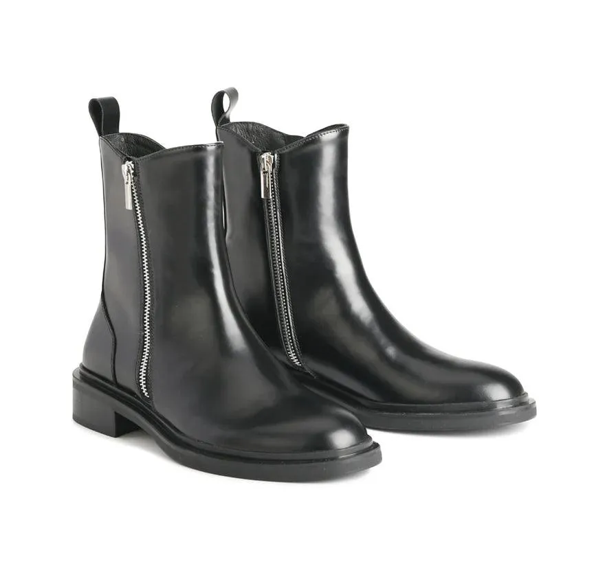 EOS Collete Boot in Black Box Leather