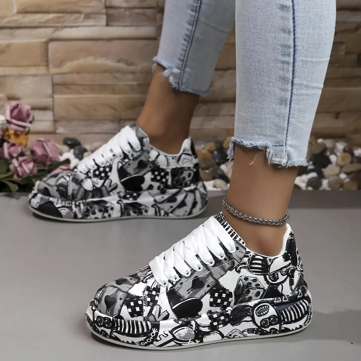 Women's Graffiti Sneakers - 2025 Fashion Lace-Up Casual Sports Shoes