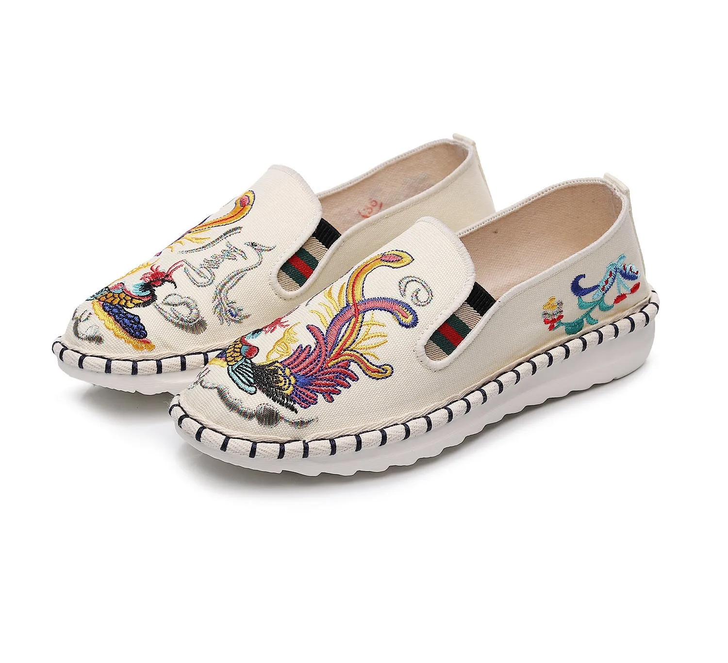 Women's Style Cloth Embroidered Flat Ancient Soft Canvas Shoes